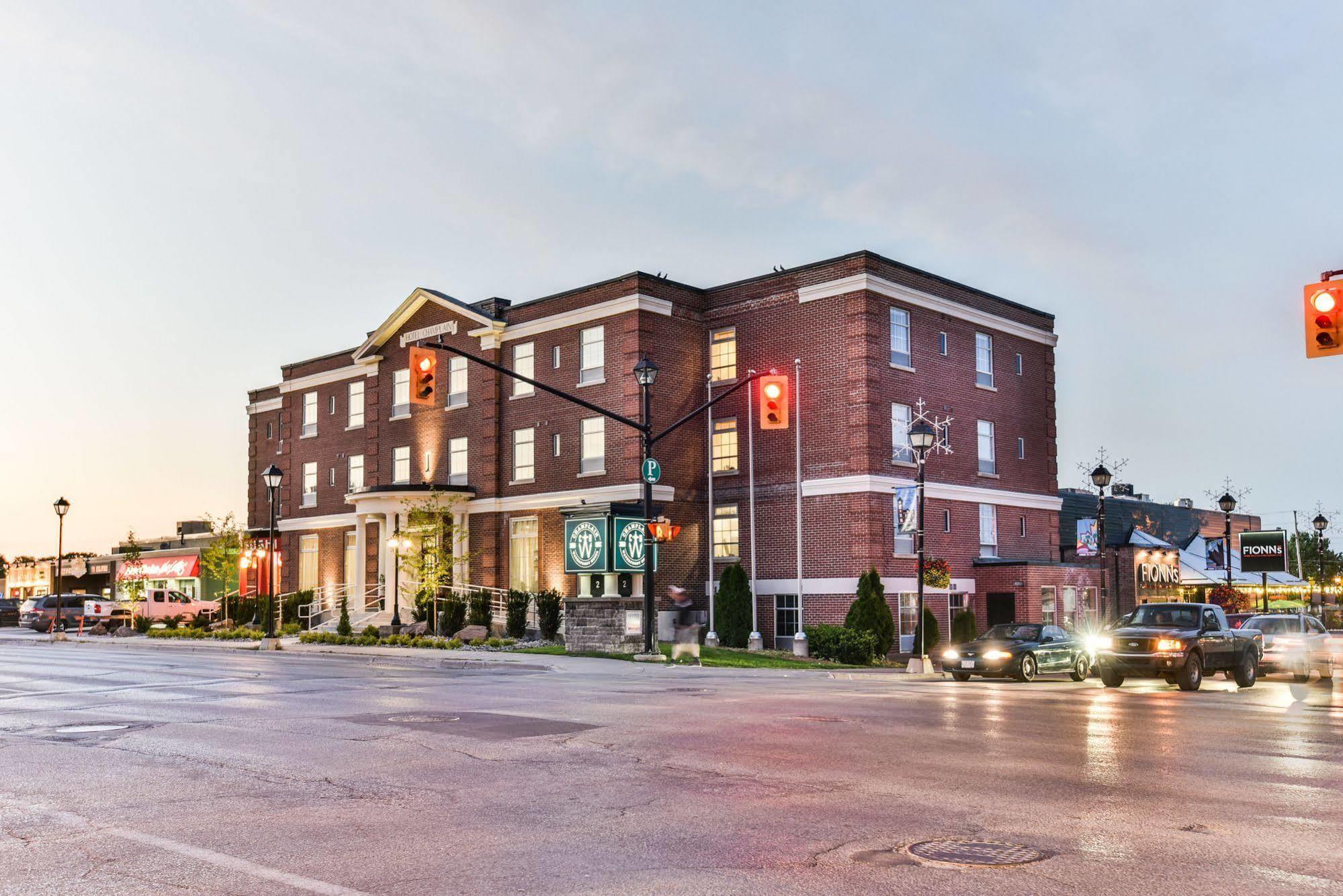The Champlain Waterfront Hotel Ascend Hotel Collection Orillia Exterior photo